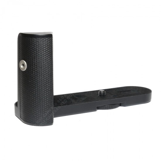 Leica Q2 Camera & Hand Grip