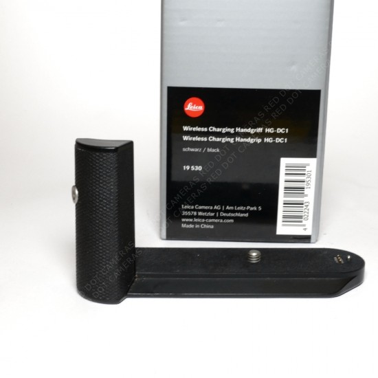 Leica Q3 Wireless Charging...