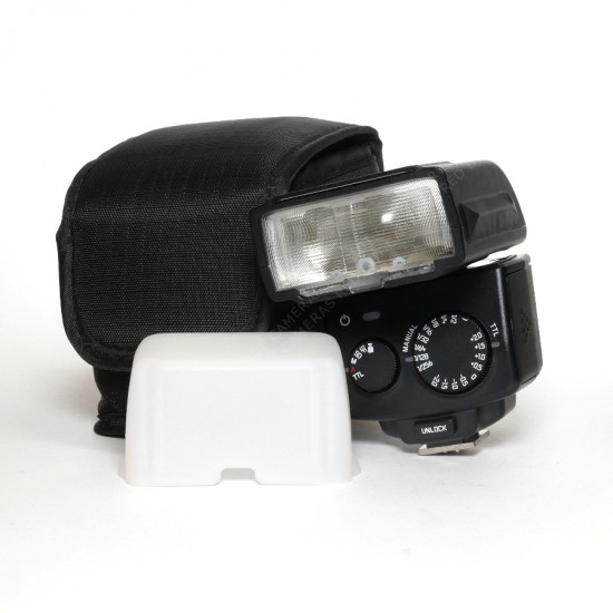 Leica SF-40 Flashgun & Case